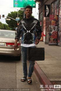 扭伤的明星,伤痛背后的坚强与勇敢”