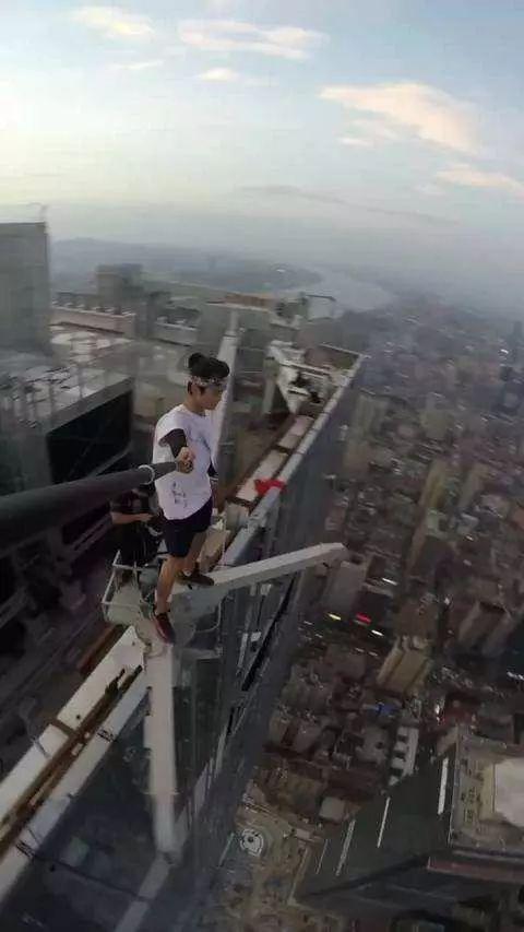 高空坠落图片,惊心动魄的生死瞬间